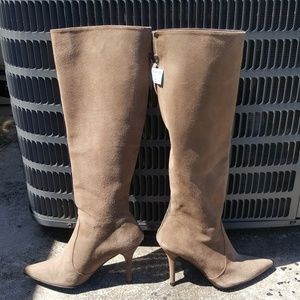 💥SALE Stuart Weitzman Tan Suede Knee Boots